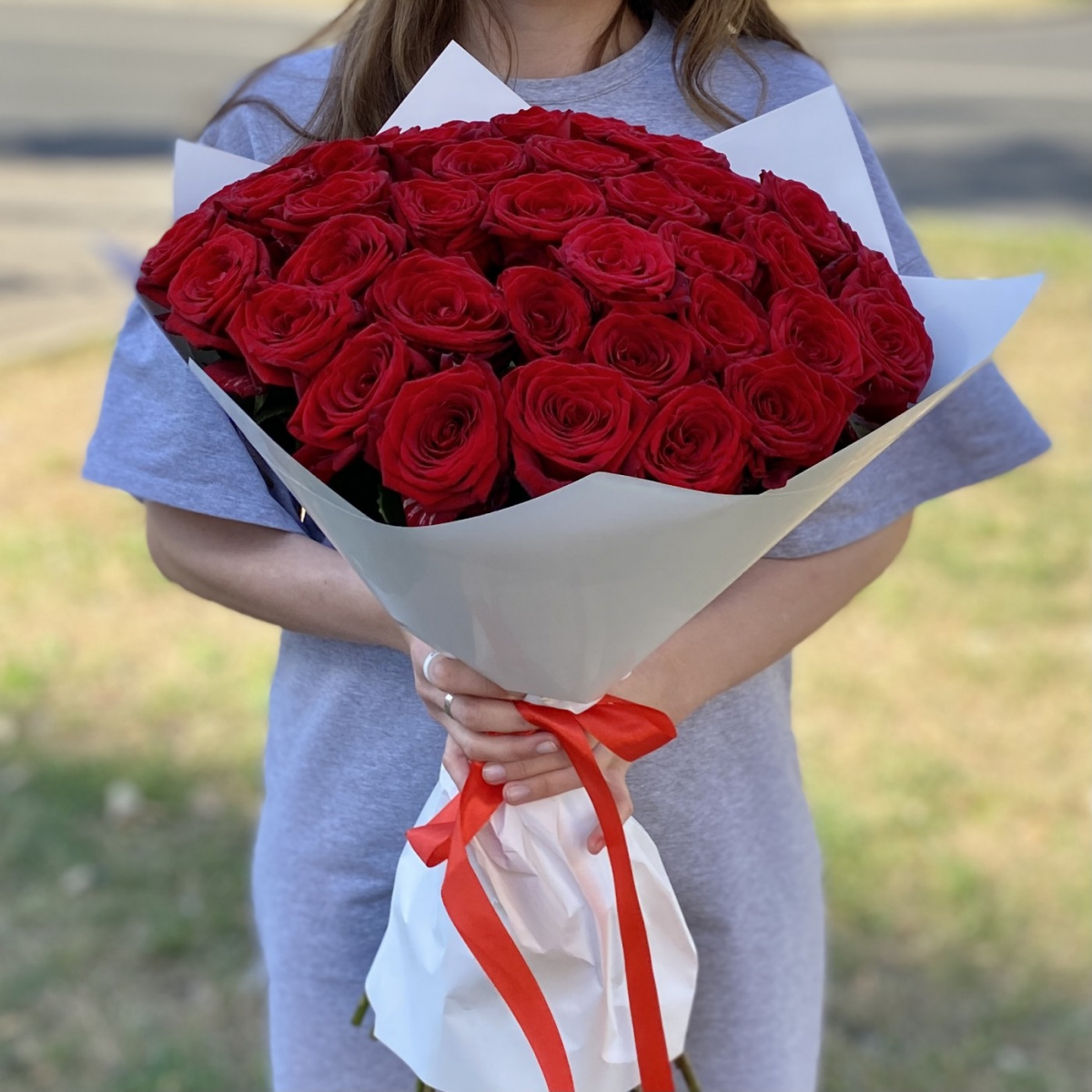 35 красных роз 50 см